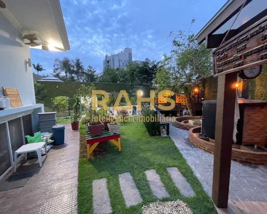 Imagem Maravilhosa Residência Em Condomínio Fechado No Bairro Saguaçú Esse imóvel evoca toda a poesia ...