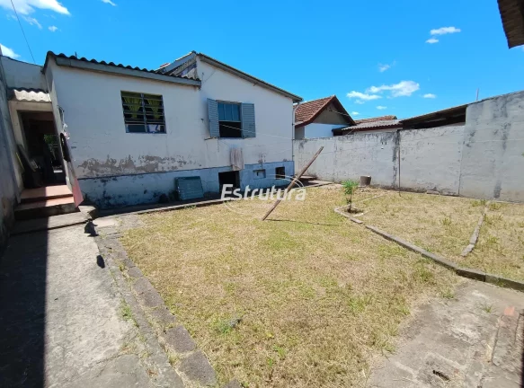 Casa na Juscelino Kubitschek com dois dormitórios