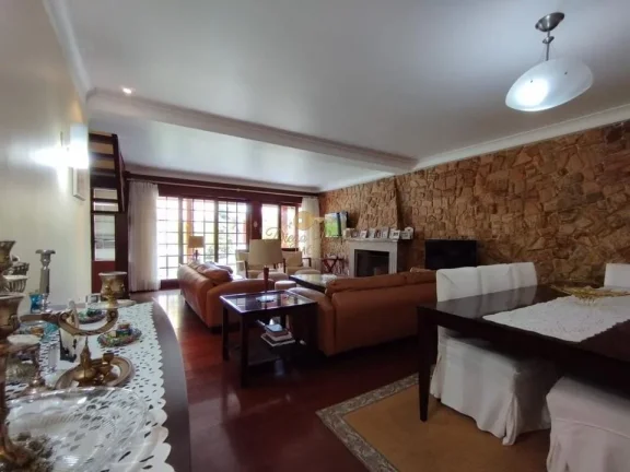 Imagem Casa em Condomínio para Venda em Teresópolis / RJ no bairro Alto