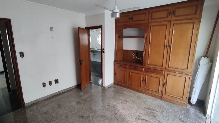 Imagem Sobrado COMERCIAL em SANTOS - SP, PONTA DA PRAIA