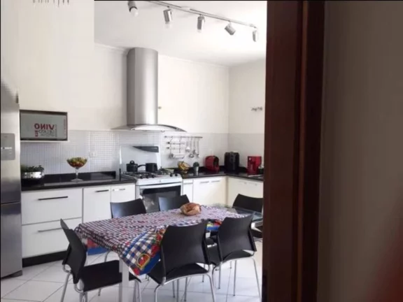 Imagem Oportunidade de ótimo negócio na área central... Barracão comercial em ótima localização com ...