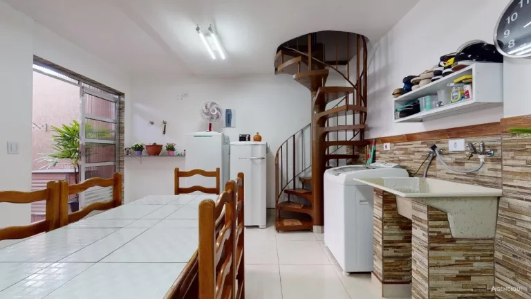 Imagem Sobrado Ipiranga - 220 m² - 3 Dormitórios - 1 Suíte - 2 Vagas