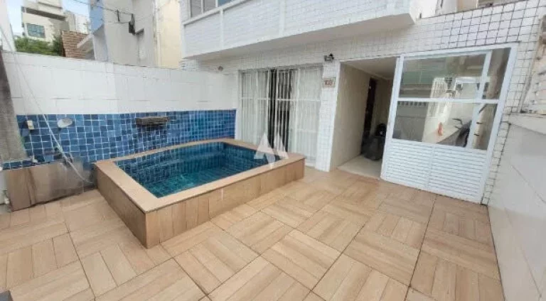 Imagem Casa com 3 quartos - piscina na Ponta da Praia em Santos