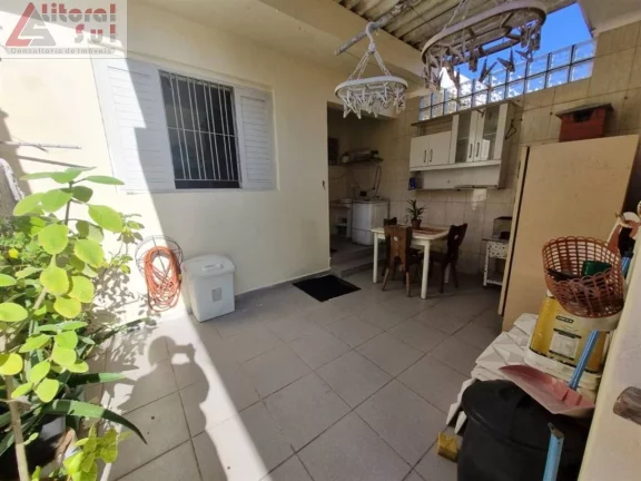 Imagem Imperdível oportunidade: Casa Geminada com edícula à venda em Praia Grande-SP, Caiçara! 2 quartos, 1 sala, 2 banheiros, 2 vagas, 139,15 m²!