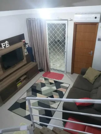 Imagem Sobrado com 2 suítes e 1 vaga na garagem, a 350m da praia em - Balneário Piçarras/SC