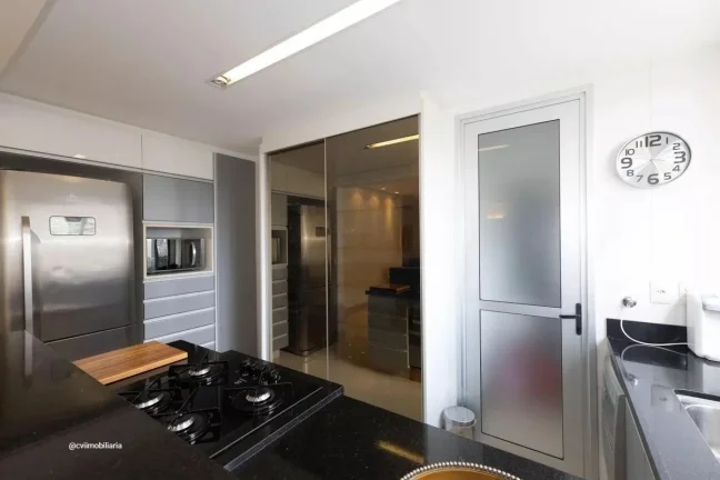 Imagem Localizado na charmosa Vila da Serra, em Nova Lima, este apartamento mobiliado oferece 94m² de conf...