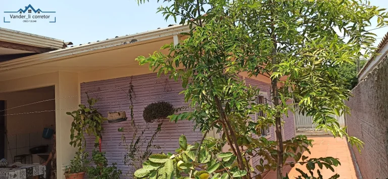 CASA COM 2 QUARTOS COM KITNET NOS FUNDO, NO BAIRRO 3 BANDEIRA