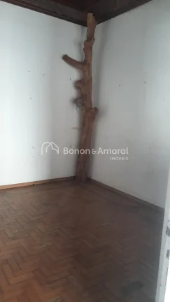 Imagem Casa em Esquina Estratégica - Imperdível!