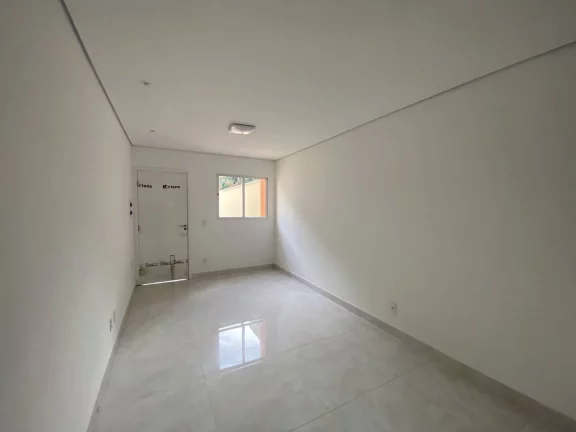 Imagem Sobrado a venda com 2 suítes no Jardim Abaeté
