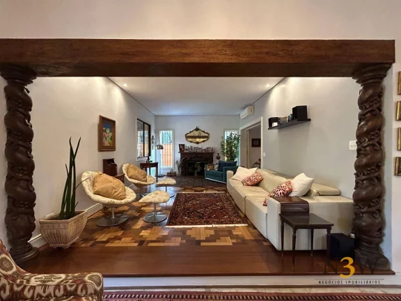Imagem Casa à venda no Pacaembu São Paulo SP com 455m² de área construída, 5 dormitórios (4 suítes) e 6 vagas de garagem