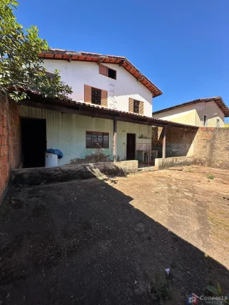 Imagem Casa à Venda no Jardim Esperança – 3 Quartos, Quintal e Ótimo Espaço em Patos de Minas