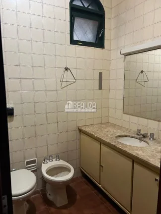 Imagem Vende-se casa com dois quartos no centro da cidade - Igarapava/SP