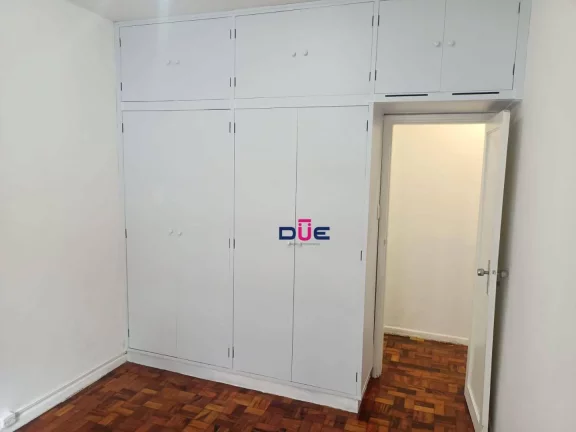 Imagem Apartamento Reformado com 3 Dormitórios e Garagem Privativa em Santos