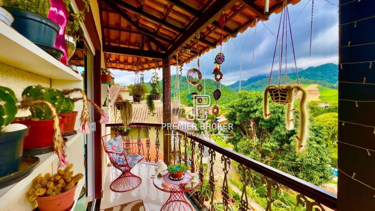 Imagem Casa à venda, 178 m² por R$ 760.000,00 - Vargem Grande - Teresópolis/RJ