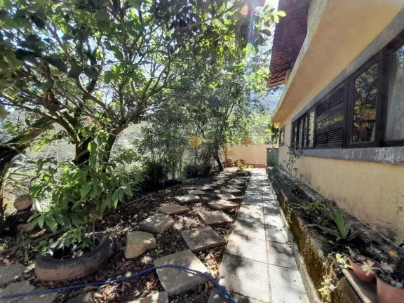Imagem Casa em Condomínio para Venda em Teresópolis / RJ no bairro Colônia Alpina