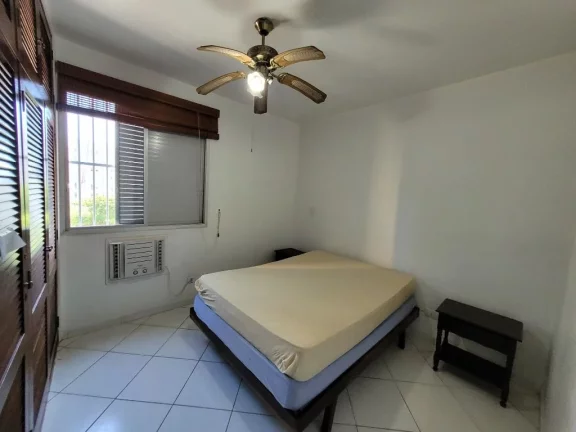Imagem PITANGUEIRAS – UMA QUADRA DA PRAIA, MARAVILHOSO APARTAMENTO TOTALMENTE REFORMADO, GARAGEM NO PRÉDIO, LOCALIZAÇÃO PRIVILEGIADA.