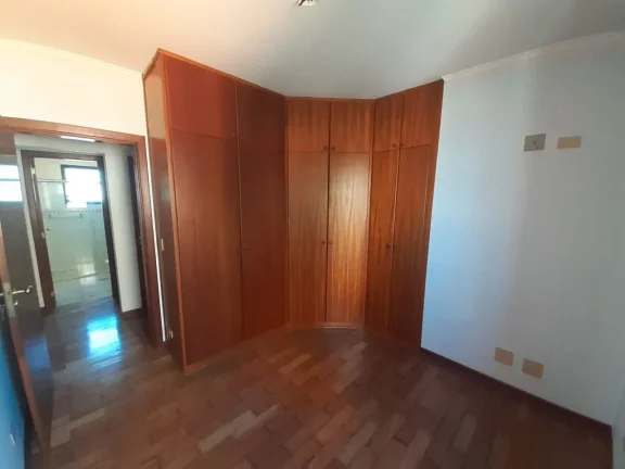 Imagem Apartamento espaçoso com 3 dormitórios, todos com armários planejados, sendo 1 suíte confortáve...