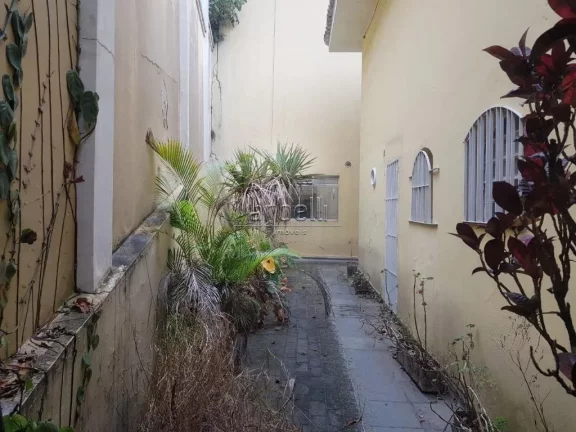 Imagem Sobrado com 400 metros quadrados de área construida, distribuído da seguinte forma: Piso térreo: ...