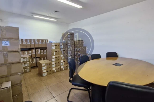 Imagem Imperdível: Casa Comercial de 2 Quartos na Aclimação, São Paulo-SP, 5 Banheiros, 9 Vagas de Garagem, 270m² de Área.