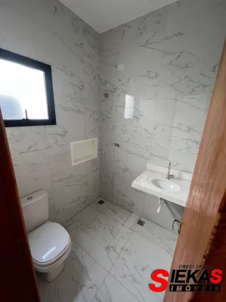 Imagem Imperdível! Casa à venda na Vila Carrão, São Paulo-SP, com 3 quartos, 2 suítes, 3 banheiros, 2 vagas de garagem e 110m².