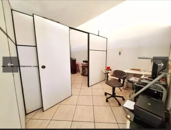 Imagem Salão Comercial para Locação em Limeira, Vila Queiroz, 2 banheiros, 3 vagas