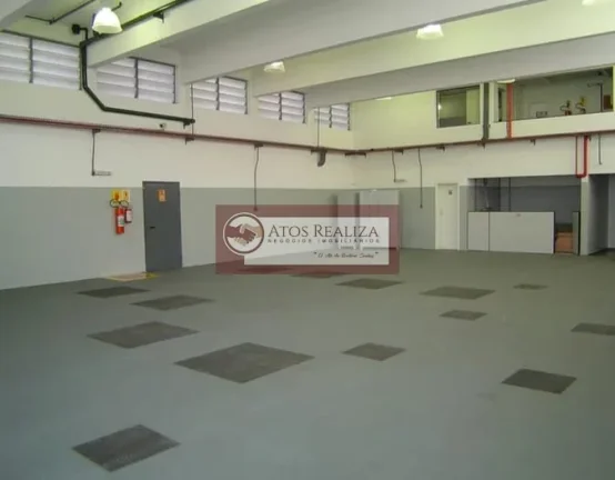 Imagem Vendo SUPER Oportunidades no Panamby. Prédio Comercial Inteiro no Panambi, região do Morumbi, Prédio Comercial Morumbi Zoneamento Szu2 889m terreno 963m área construída 3 pavimentos 6 salas 5 banheiros Area coberta de galpão Area externa patio Subsolo de 