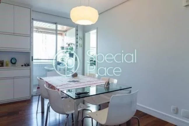 Imagem Amplo apartamento à venda com 3 quartos, sendo 3 suítes, e 4 banheiros no total. Este apartamento ...
