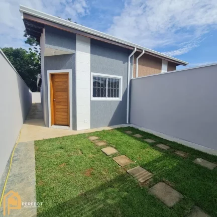 BELISSIMA CASA GERMINADA DE 2 DORMITORIOS COM 150 M² LOCALIZADA NO BAIRRO PARQUE URUPES EM TAUBATÉ SP.