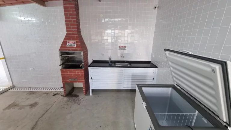 Imagem PITANGUEIRAS- UMA QUADRA DA PRAIA, LOCALIZAÇÃO ESPETACULAR , GARAGEM NO PRÉDIO.