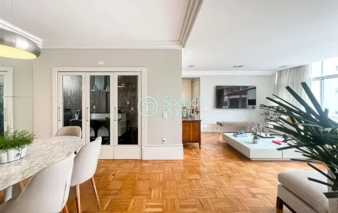 Imagem Apartamento com excelente reforma numa das melhores localizações do Jardim Paulista. Com espaços ...