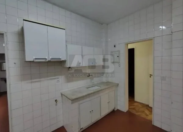 Imagem Apartamento para alugar em Copacabana, 91m2, 2 quartos, 1Vga + Dep. Empreg