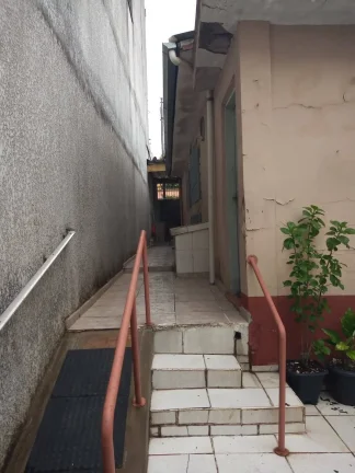 Imagem Casa Antiga com 250 metros e uma Edicila Exlente para Costrutor
