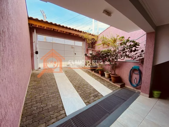 Imagem Sobrado Com 3 Quartos à venda, 161m² - Campo Grande