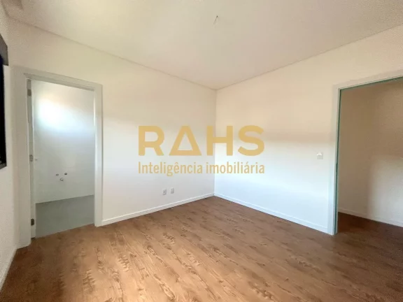 Imagem Ótimo sobrado geminado de ponta, novo, localizado no bairro Glória em Joinville, próximo a Confei...