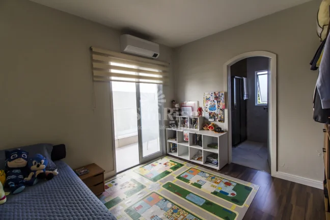 Imagem Casa a venda mobiliada e reformada - Alphaville 6 | 4 suítes - 4 vagas - 360m² AC - 360m² AT | R$2.990.000