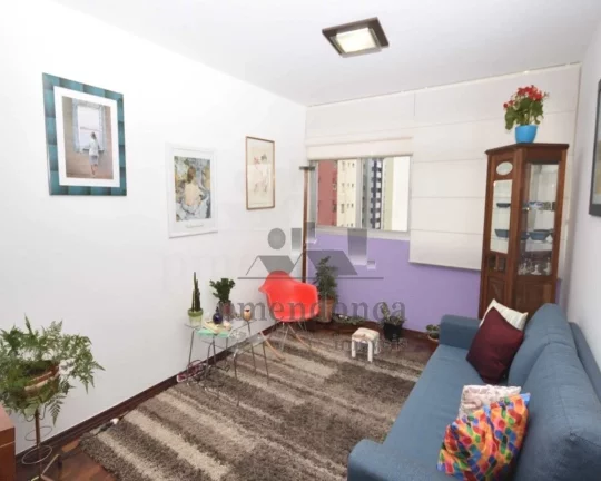 Imagem Apartamento Ensolarado, amplo, e muito conservado...possui sala para dois ambientes, 03 dormitórios...