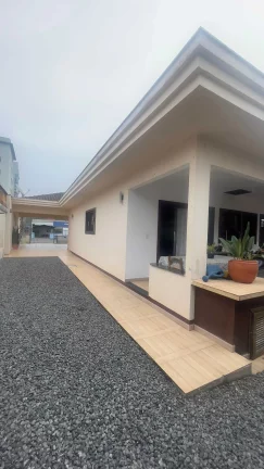 Imagem Casa com 2 dormitórios sendo 1 suíte e 2 vagas - Aventureiro | Joinville/SC