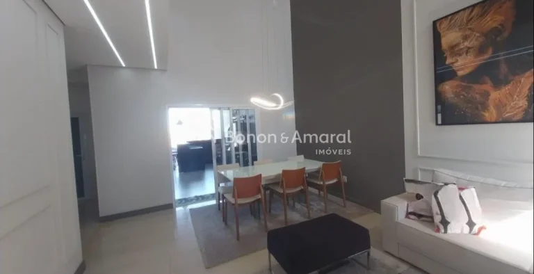 Imagem ...#34;Exclusiva Casa em Condomínio Fechado com Piscina Aquecida e Excelente Localização em Valinhos...#34;