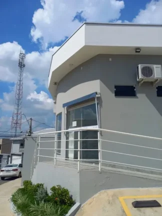 Imagem Salão Comercial para Locação em Votorantim-SP - Bairro Residencial Vasques Martins: 2 Salas, 2 Banheiros, 2 Vagas de Garagem!