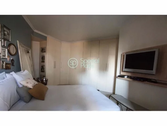 Imagem Ótima oportunidade no Real Parque. Apartamento original com 256m2 de área privativa, 4 dormitório...