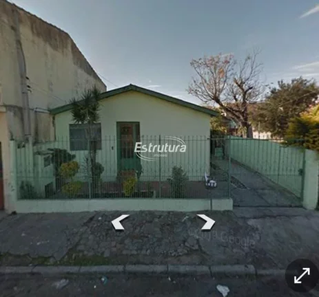 Terreno de 400 m² na rua Pedro Alvares Cabral com pátio todo fechado