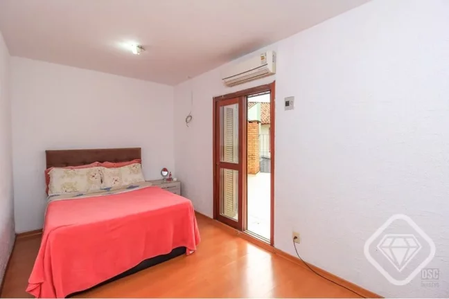 Imagem Casa com 3 dormitórios, pátio, terraço e churrasqueira no Residencial Horizontal Juca Batista

Es...