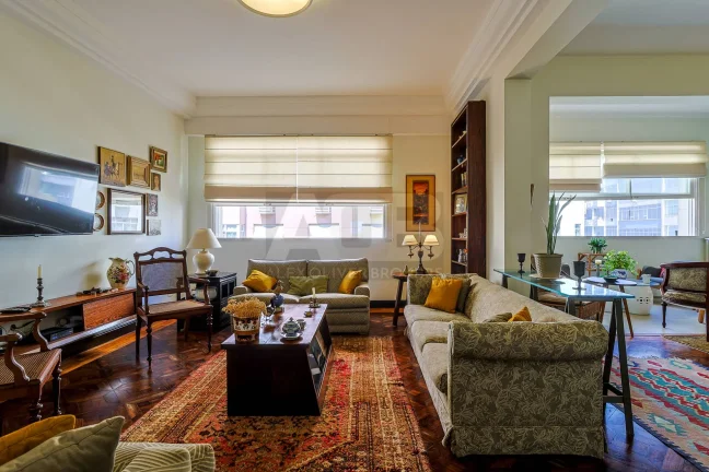 Imagem Apartamento à venda em Copacabana, 197m2, 4 quartos, 1 suíte, 1vaga.