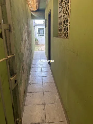 Imagem Casa térrea , bem localizada com potencial de reforma