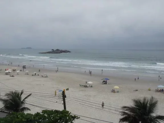 Imagem PITANGUEIRAS- FRENTE AO MAR COM MARAVILHOSA ÁREA DE LAZER , 02 VAGAS DE GARAGEM NO PRÉDIO.