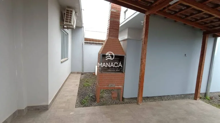 Imagem Casa mobiliada em rua pavimentada no bairro Vila Nova em Barra Velha - SC