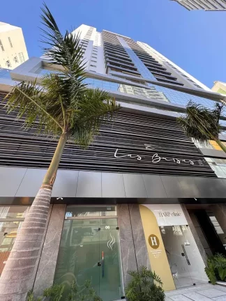 Imagem Apartamento sem mobilia com 3 dormitórios sendo 3 suítes e 3 vagas de garagem em Balneário Camboriú
