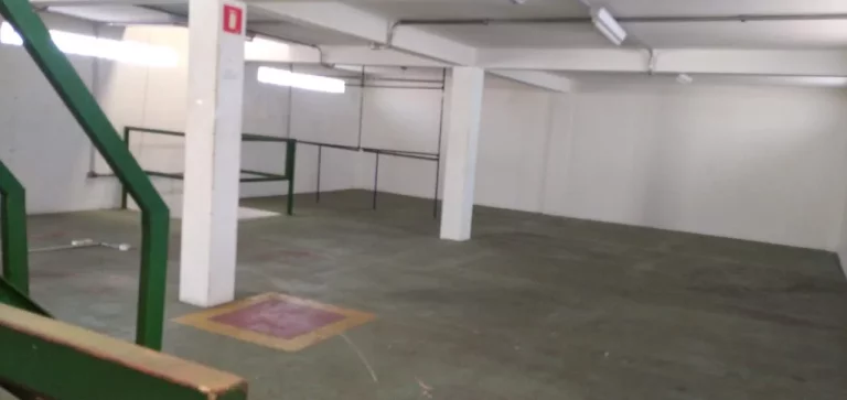 Imagem Excelente Imóvel com área total construída de 853,00 mt2, sendo dividido em:* Amplo salão térre...