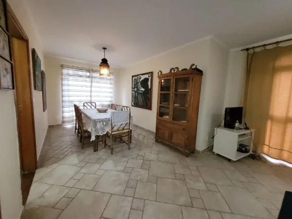 Imagem PITANGUEIRAS - NA SEGUNDA QUADRA DA PRAIA, 134,62 M² ÚTEIS, VAGA DE GARAGEM NO PRÉDIO, EXCELENTE APARTAMENTO, AMPLO APARTAMENTO CLARO E AREJADO.