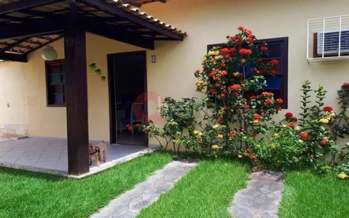 Imagem Casa em cond. com mobília de 2 quartos com 2 suítes na Ogiva em Cabo Frio